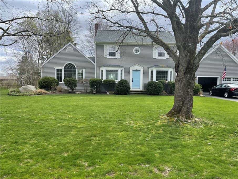 House in South Swansea, Massachusetts 10204298