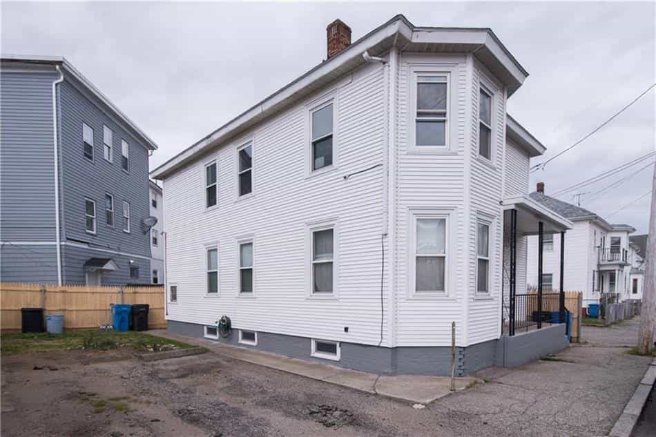 Condominium in Thornton, Rhode Island 10204348