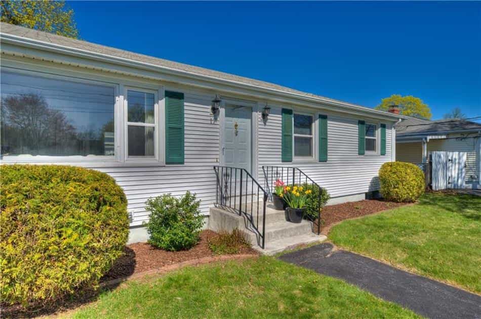 House in East Providence, Rhode Island 10204356