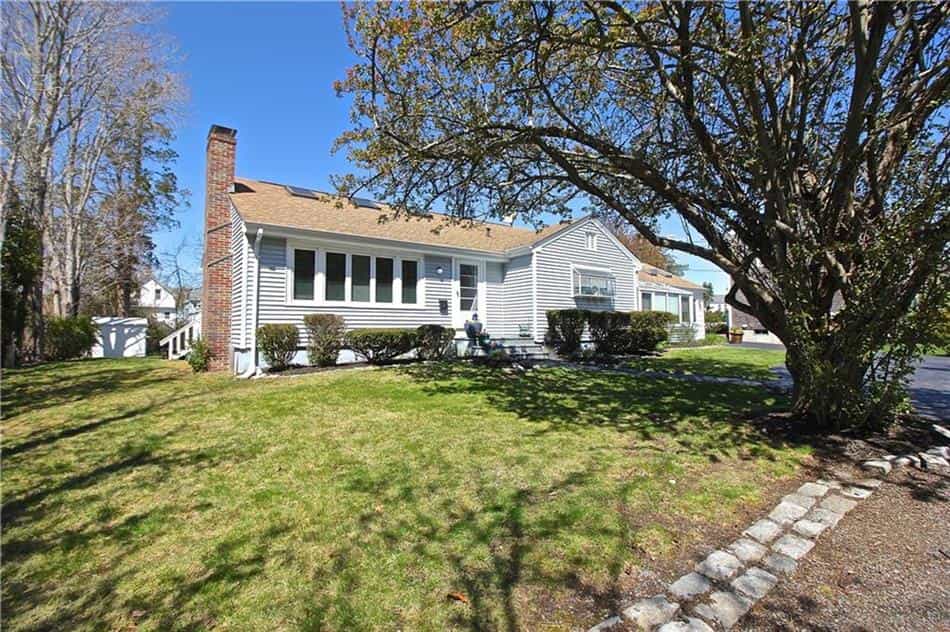 House in Barrington, Rhode Island 10204369
