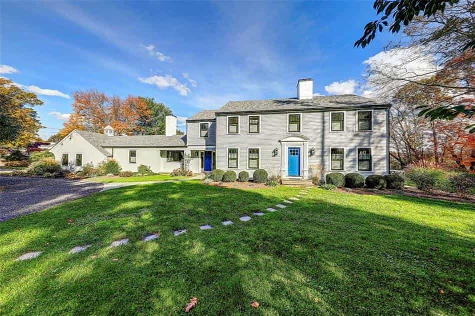 House in Barrington, Rhode Island 10204380