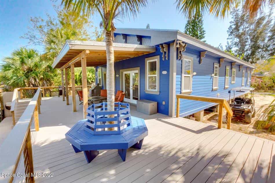 House in Floridana Beach, Florida 10204415