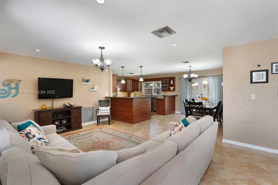 Condominium in Miami, Florida 10204427