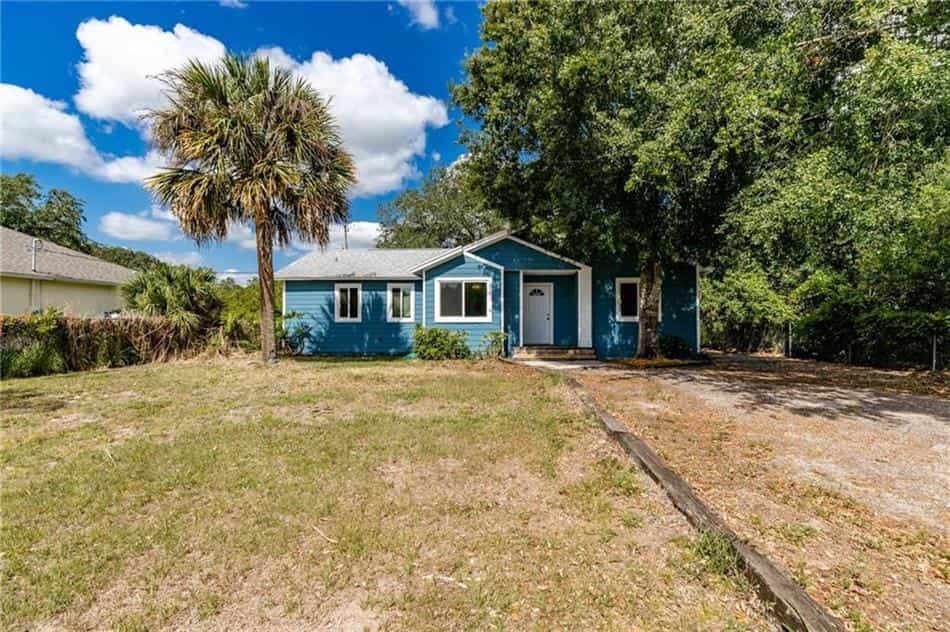 House in Vero Lake Estates, Florida 10204477