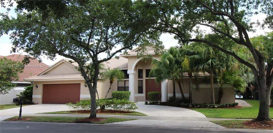 Condominium in Weston, Florida 10204483