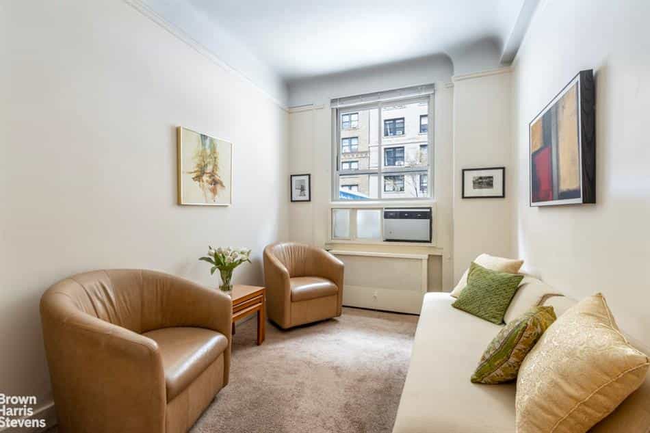 Condominium in Manhattan, New York 10204575