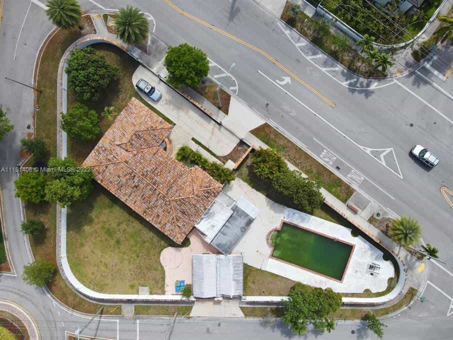 Condominium in Miami, Florida 10204722