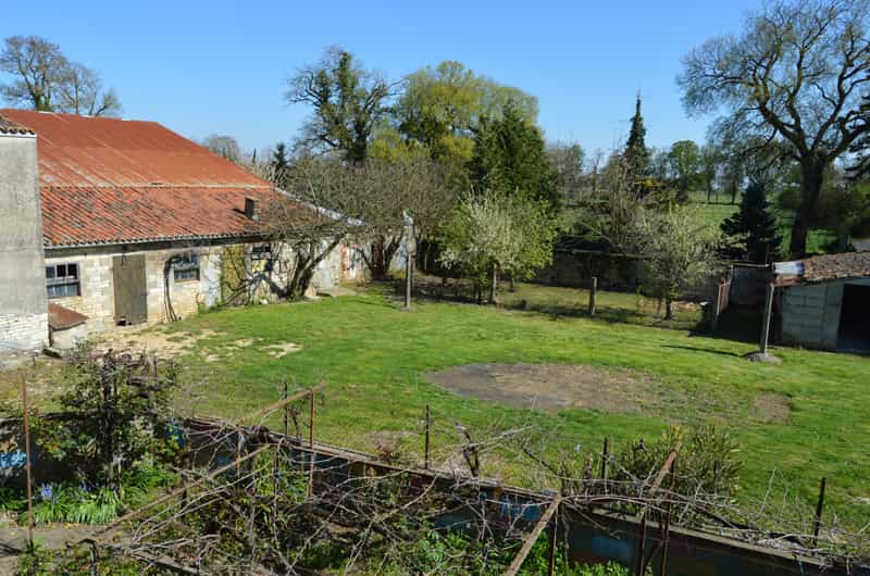 House in Les Gours, Nouvelle-Aquitaine 10204845