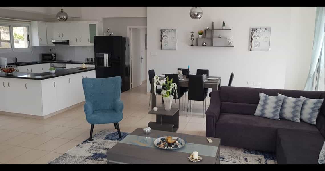 Condominium in Mesa Chorio, Paphos 10204945