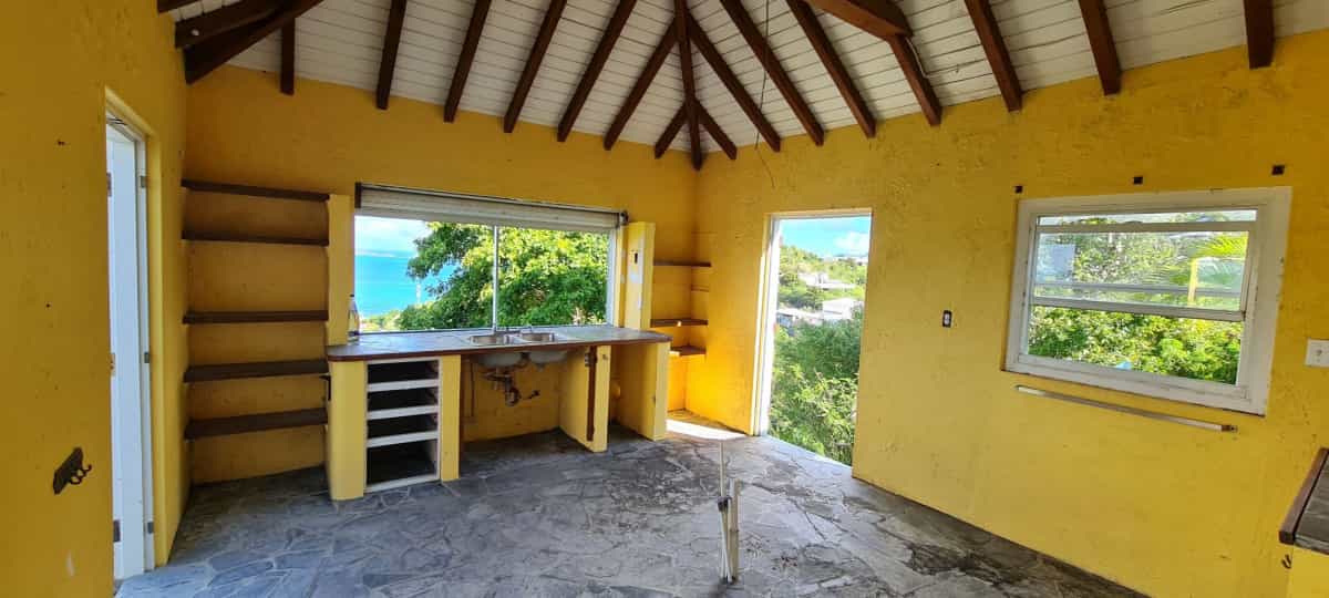 House in Coral Bay, Virgin Islands 10205099