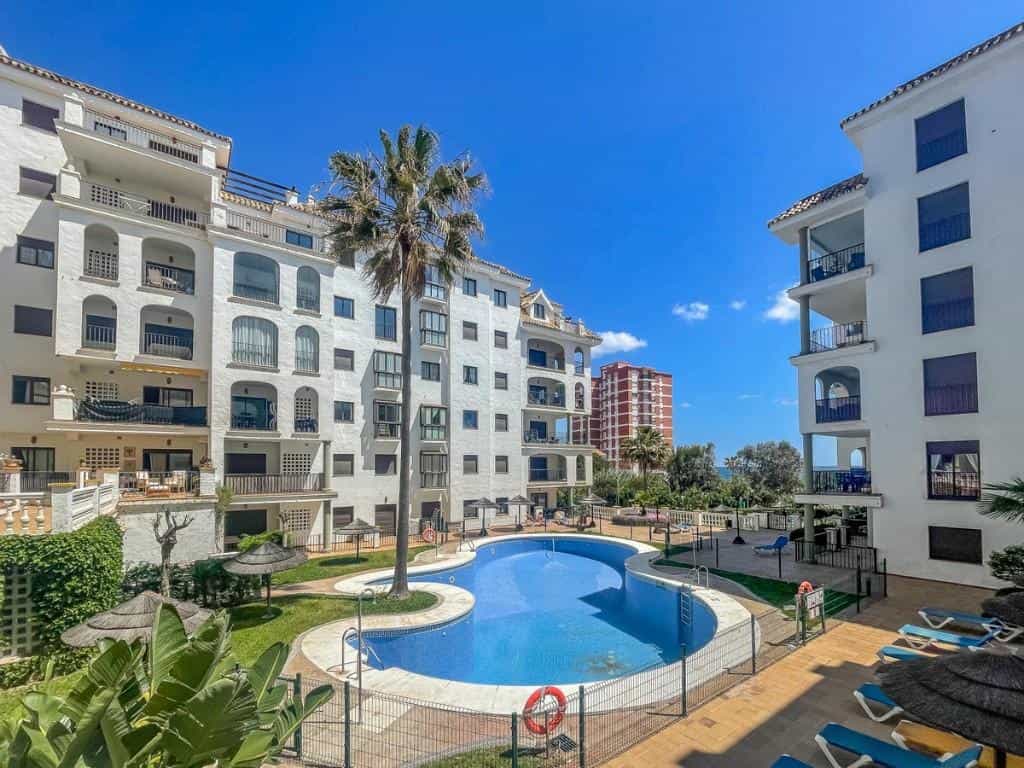 Condominio nel Puerto de la Duquesa, Andalusia 10205146