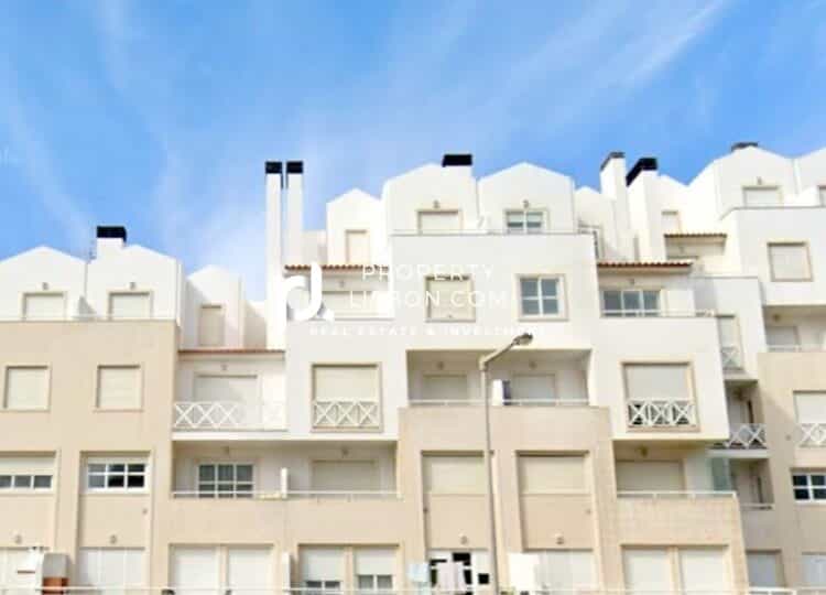 Condominium in Ferrel, Leiria 10205166