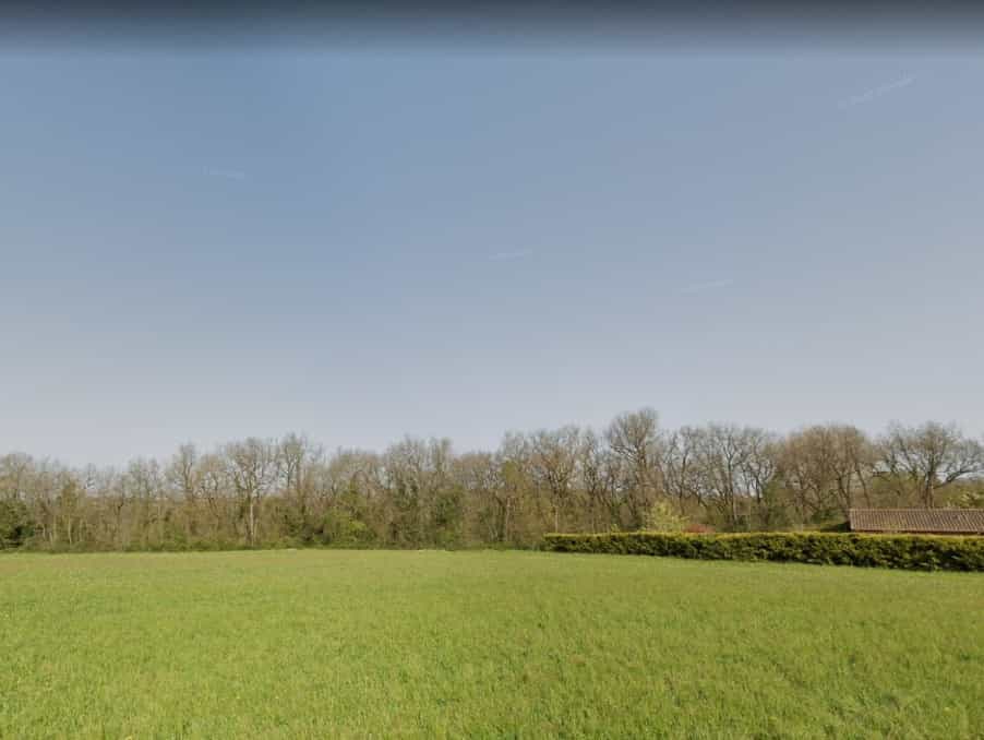 Land in Serres-et-Montguyard, Nouvelle-Aquitaine 10205195