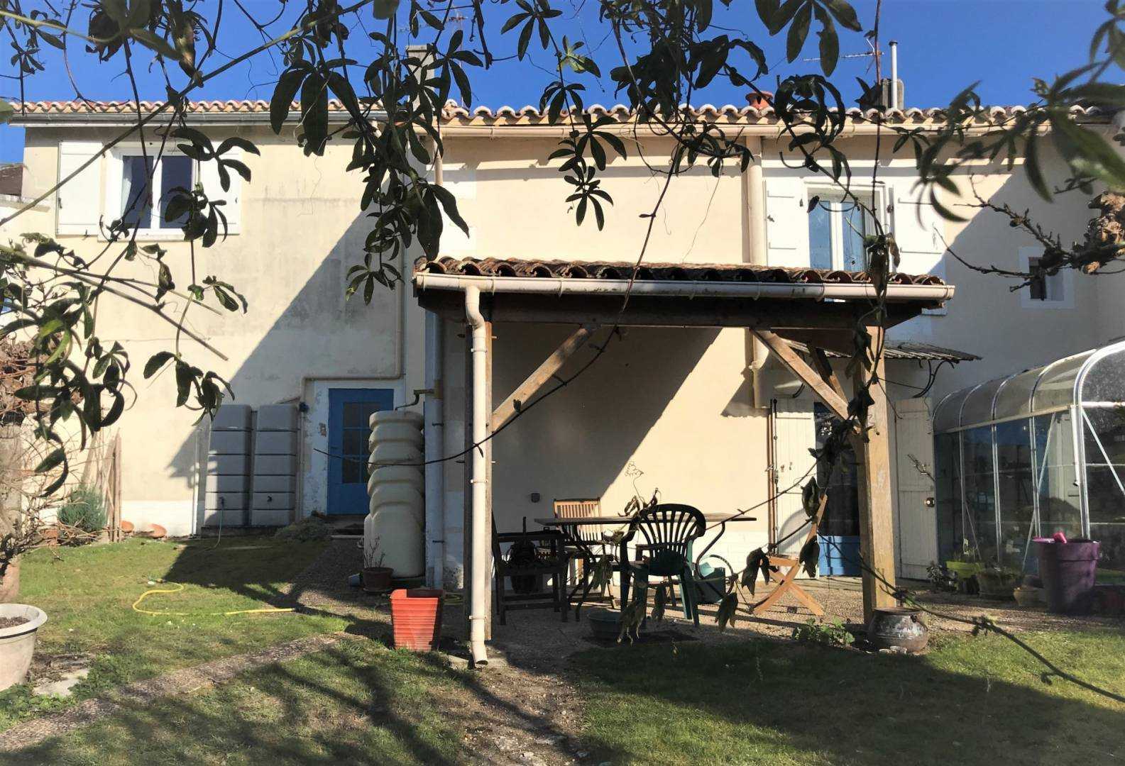 房子 在 Juignac, Nouvelle-Aquitaine 10205270