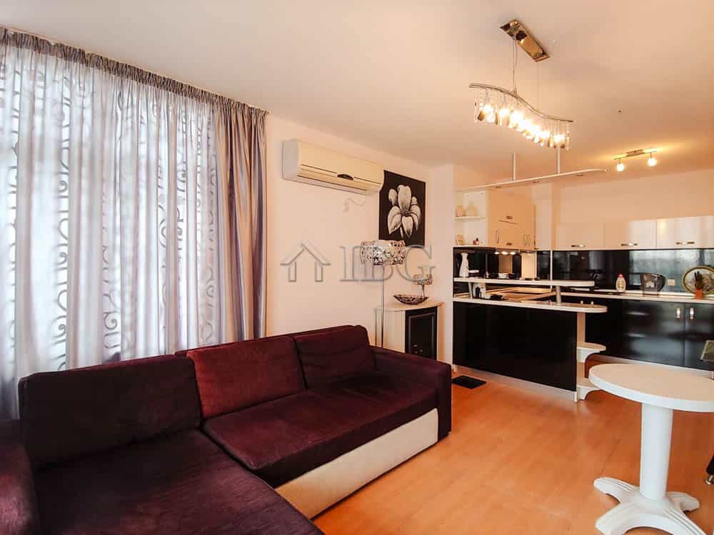 Condominium in Nesebar, Burgas 10205416