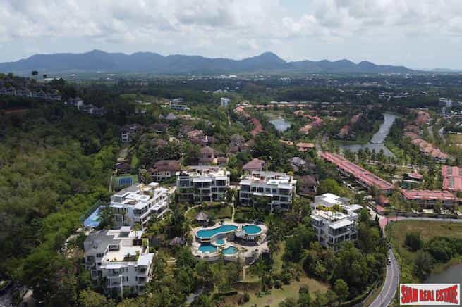 Condominium dans Ban La Yan, Phuket 10205612
