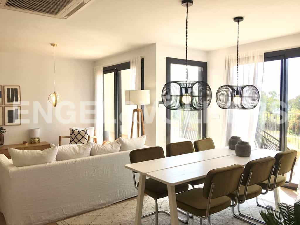 Condominium in Villajoyosa, Valencia 10205626
