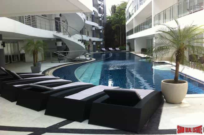 Condominium in Karon, Phuket 10205707