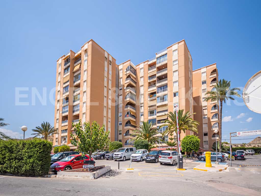 Condominium in Villajoyosa, Valencian Community 10205814