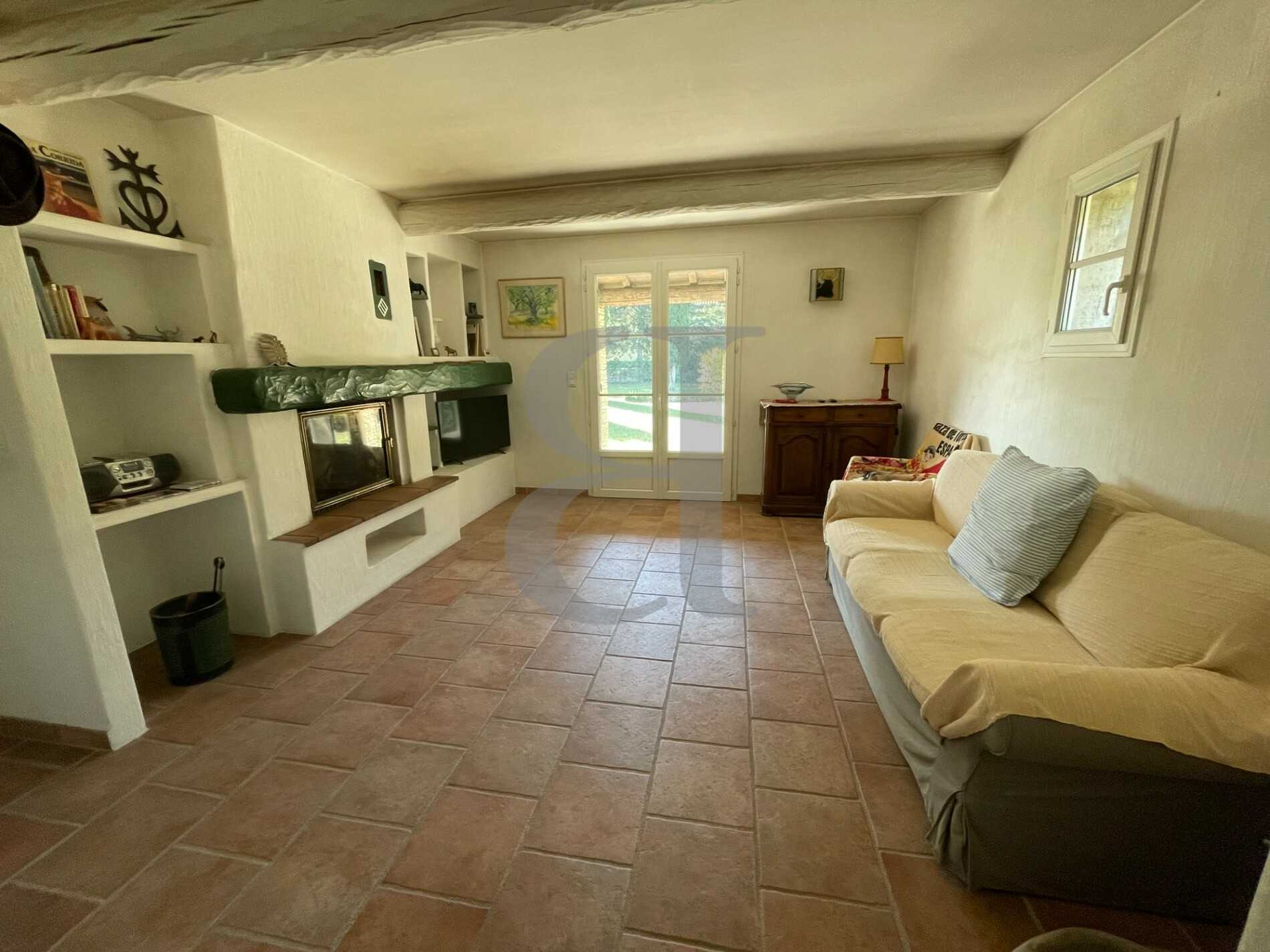 Будинок в L'Isle-sur-la-Sorgue, Provence-Alpes-Côte d'Azur 10205990