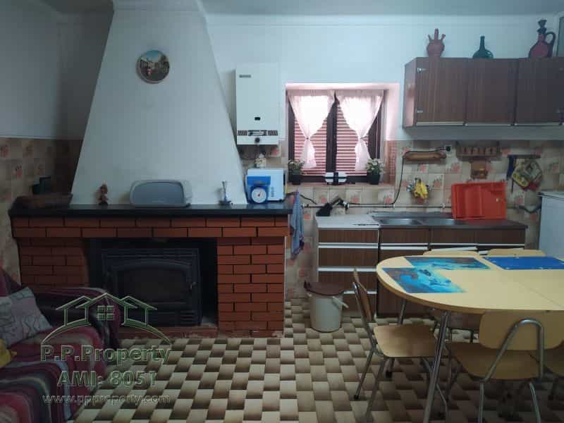 жилой дом в Ferreira do Zêzere, Santarém District 10206006