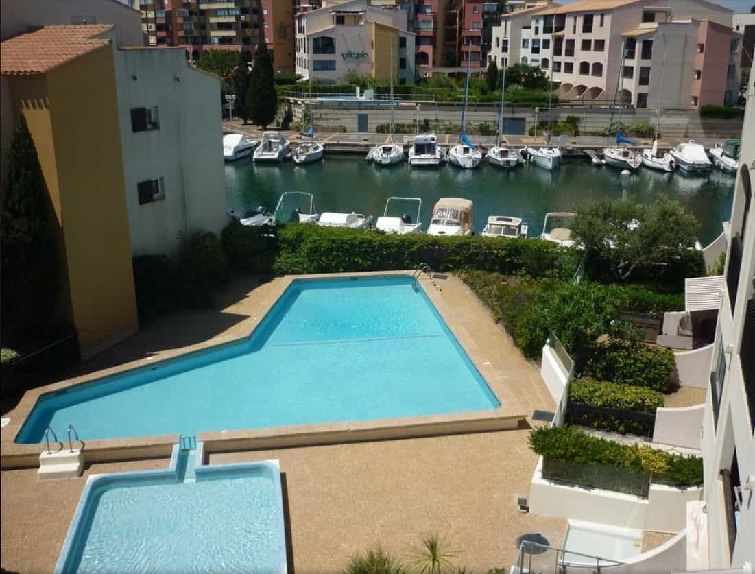 Condominio en El Cabo de Agde, Occitania 10206049