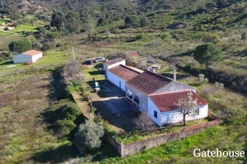 Будинок в São Bartolomeu de Messines, Faro District 10206078