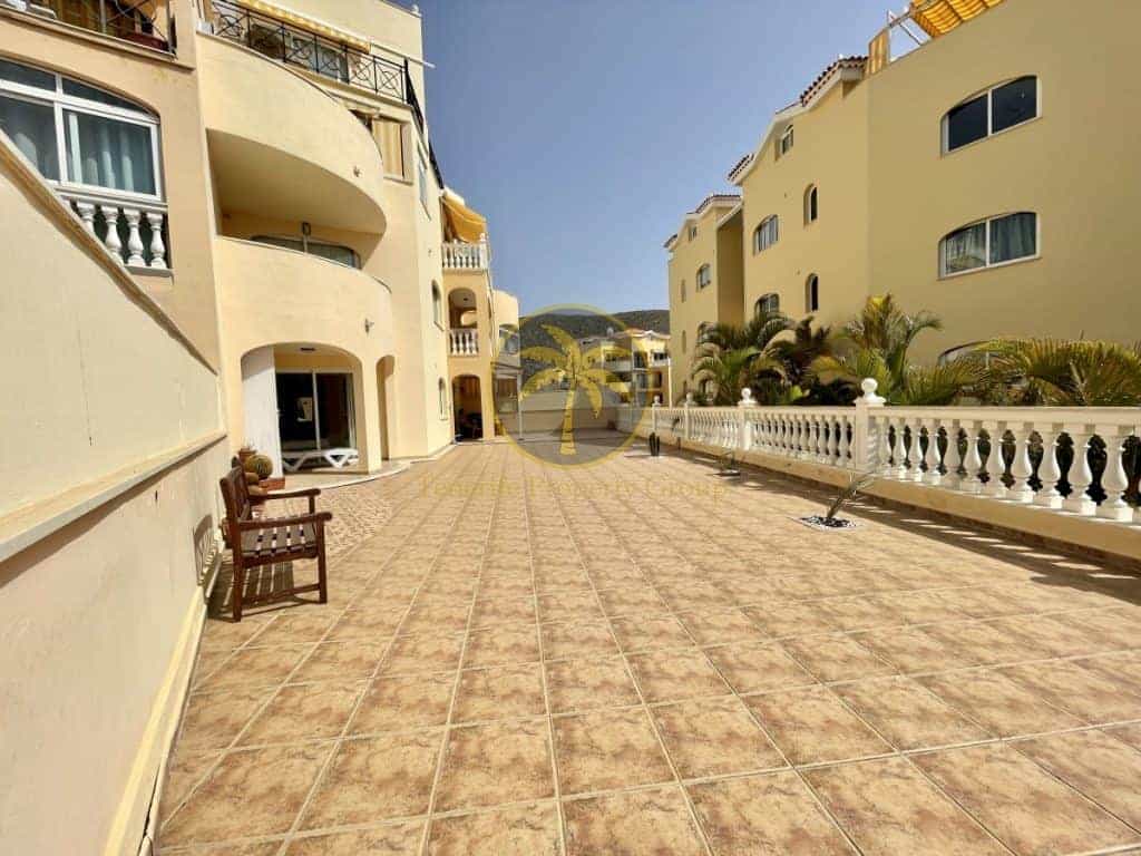 Condominium dans Los Cristianos, les îles Canaries 10206103