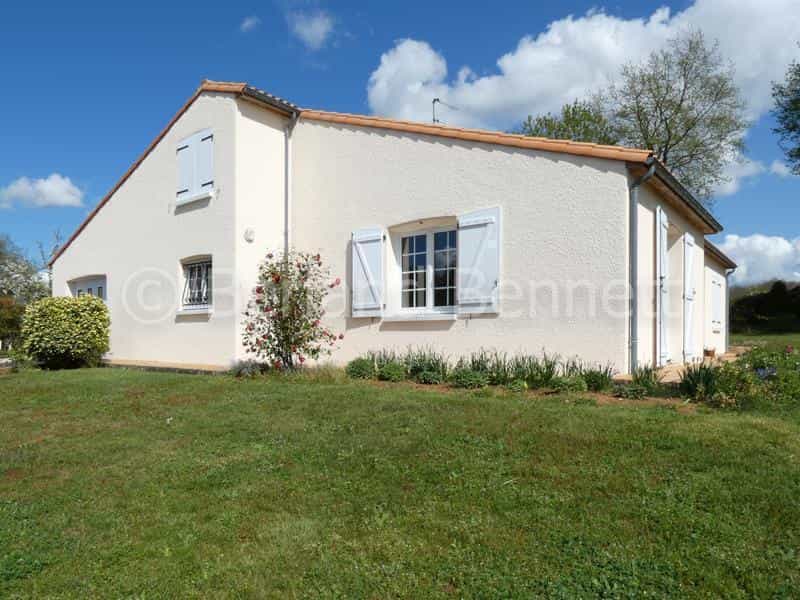 casa no Celles-sur-Belle, Nouvelle-Aquitaine 10206109