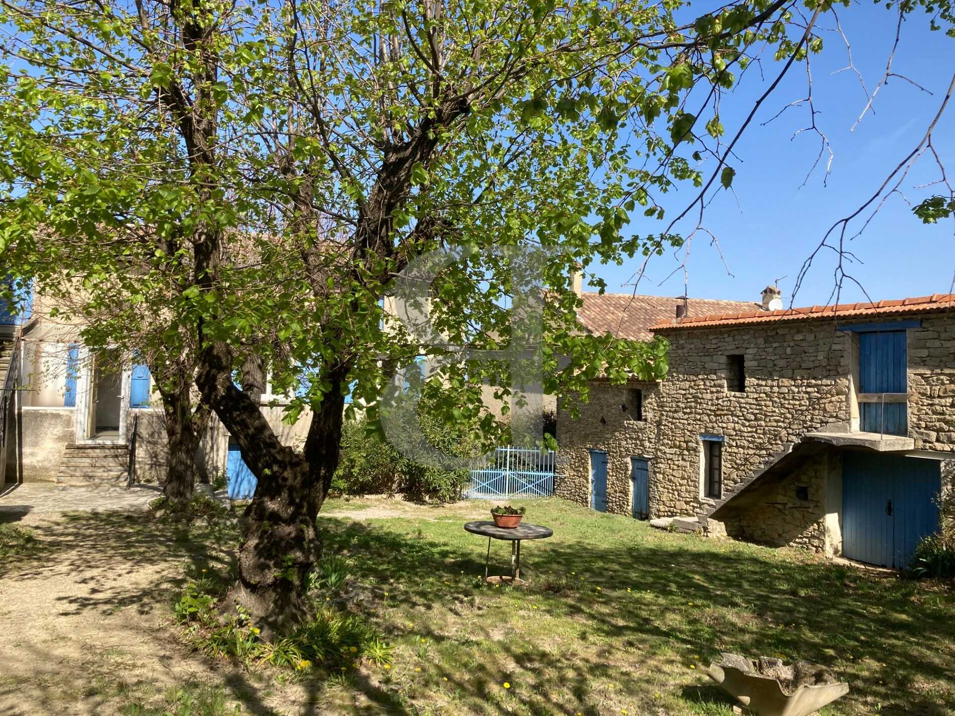 House in Vaison-la-Romaine, Provence-Alpes-Cote d'Azur 10206137