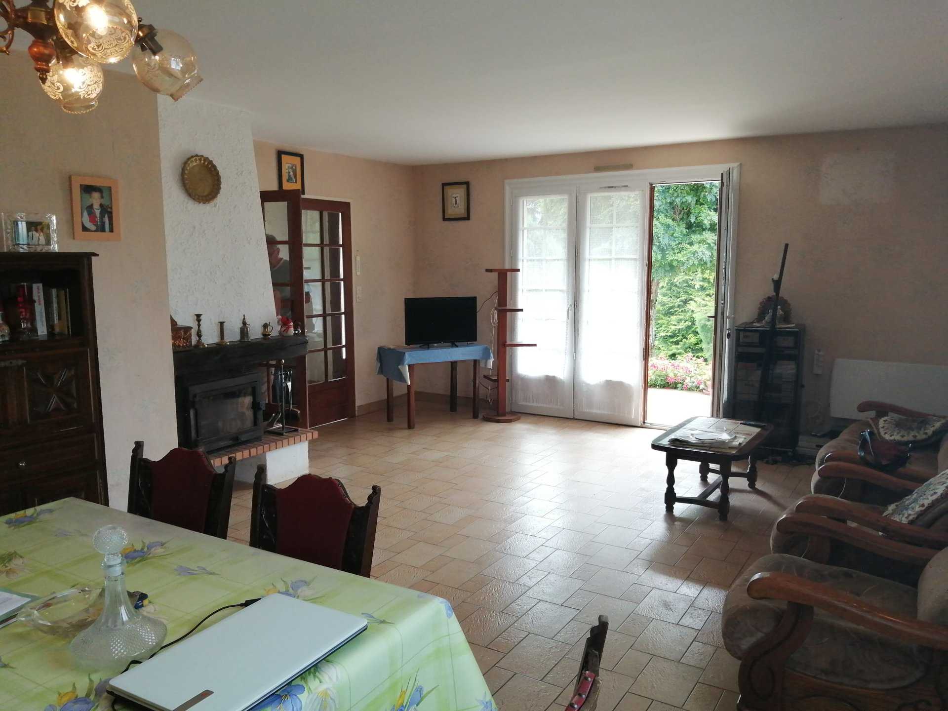 rumah dalam Civray, Nouvelle-Aquitaine 10206173