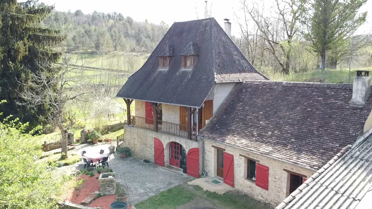 House in Rouffignac-Saint-Cernin-de-Reilhac, Nouvelle-Aquitaine 10206193