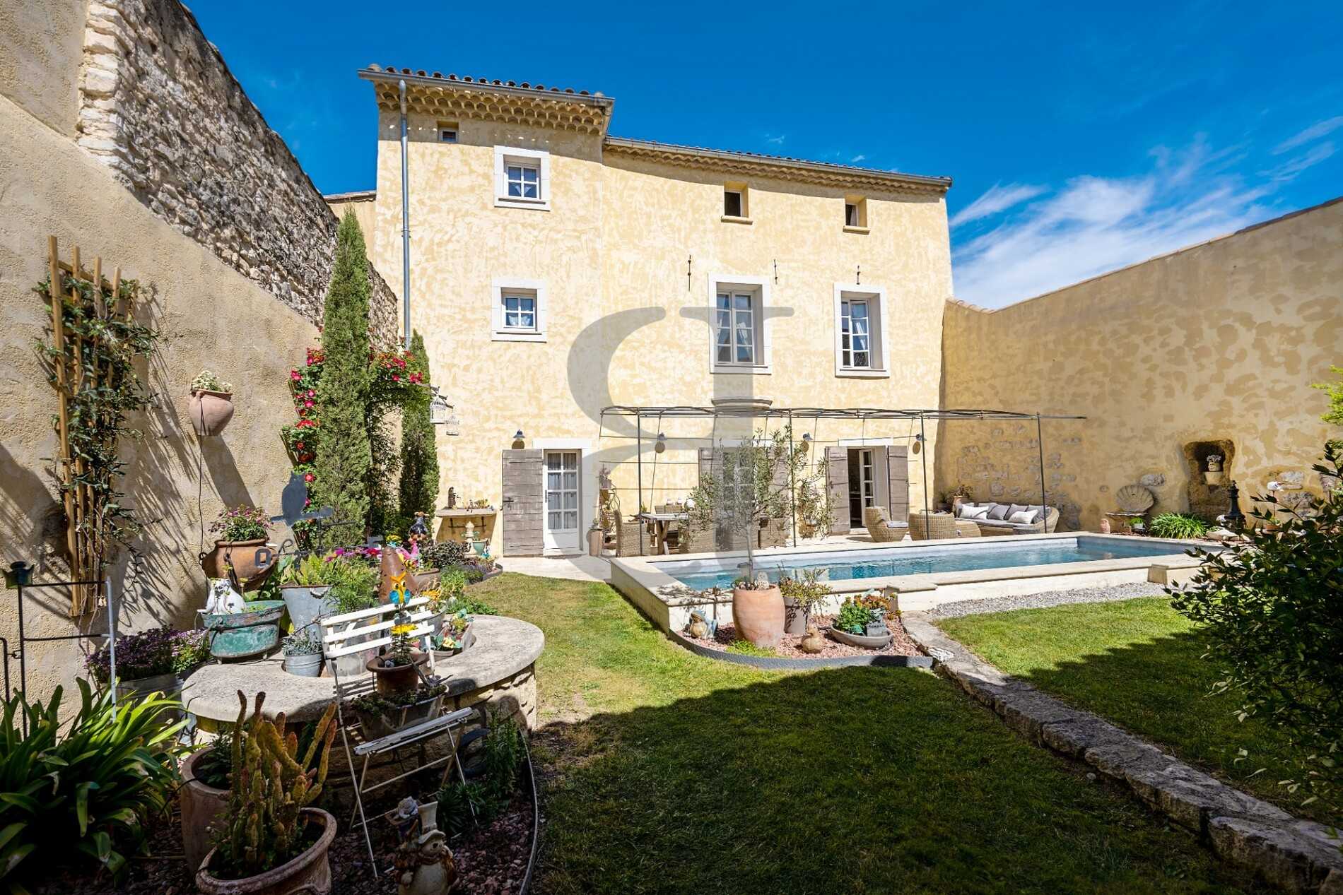 Casa nel Pernes-les-Fontaines, Provence-Alpes-Côte d'Azur 10206342