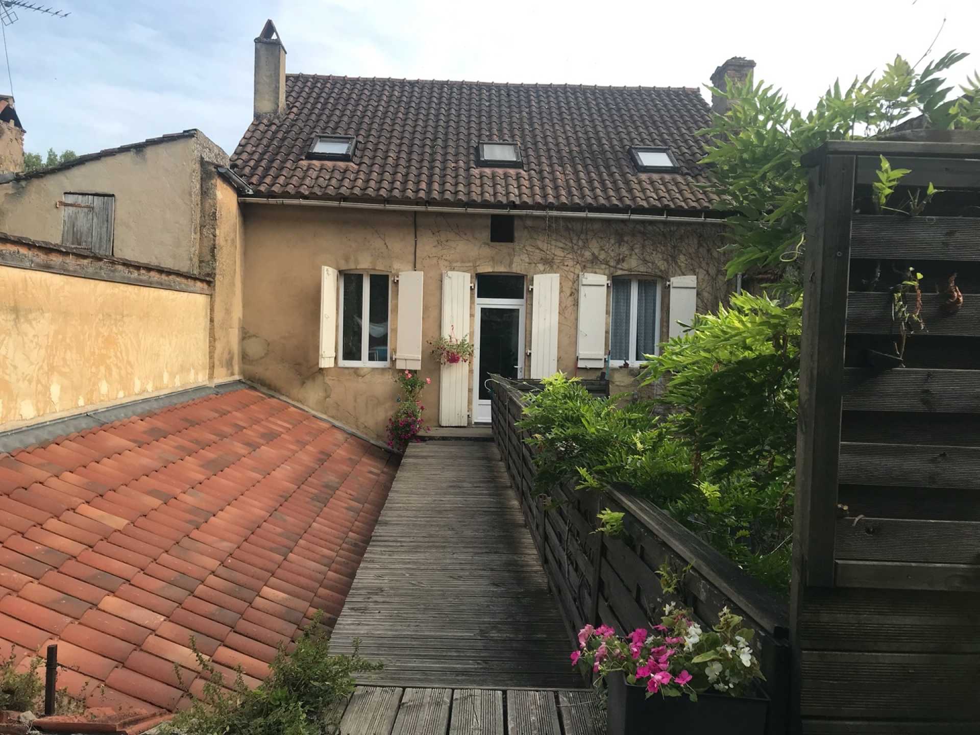 σπίτι σε Saint-Cyprien, Nouvelle-Aquitaine 10206534