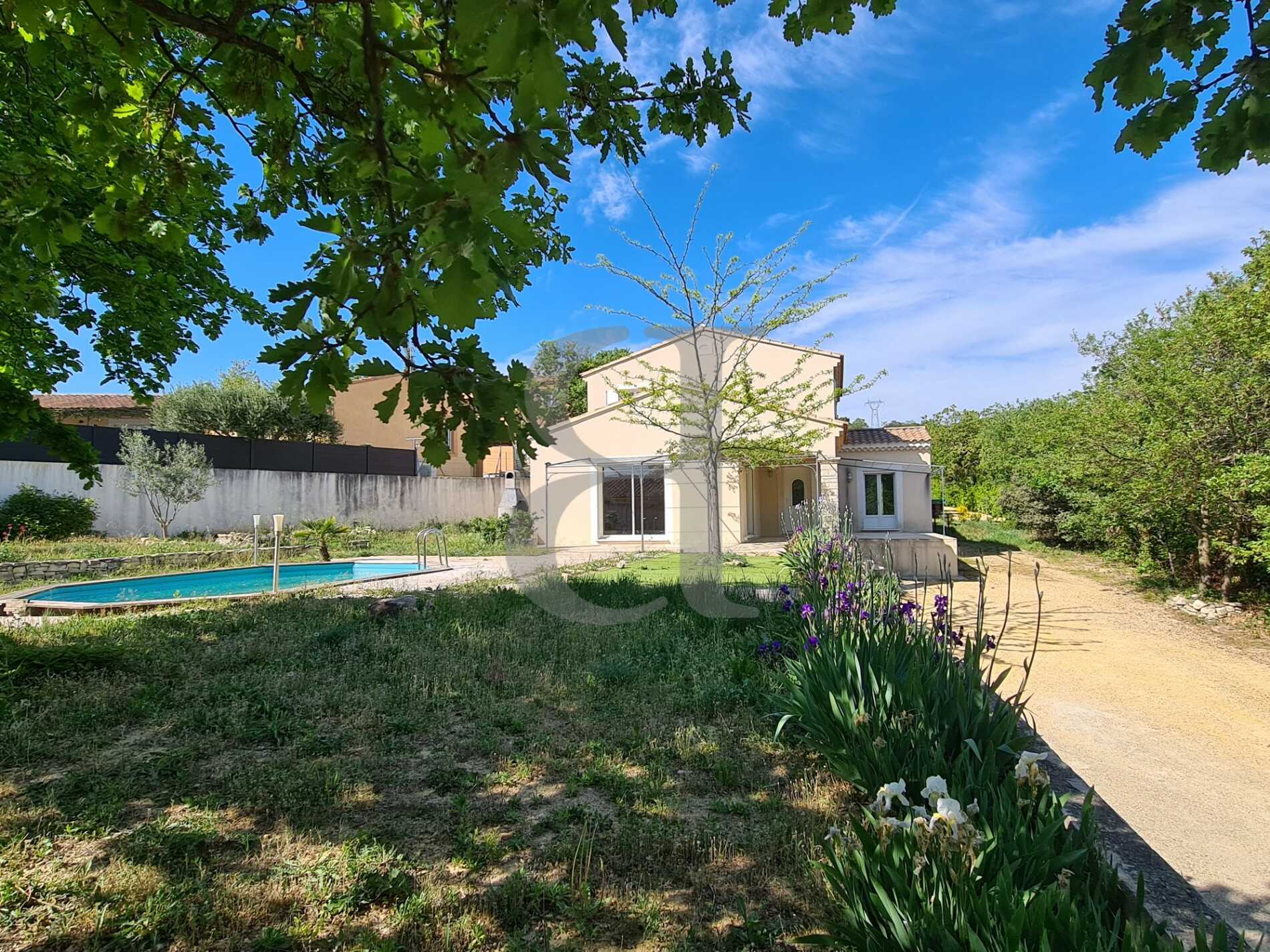 Rumah di Mondragon, Provence-Alpes-Cote d'Azur 10206622