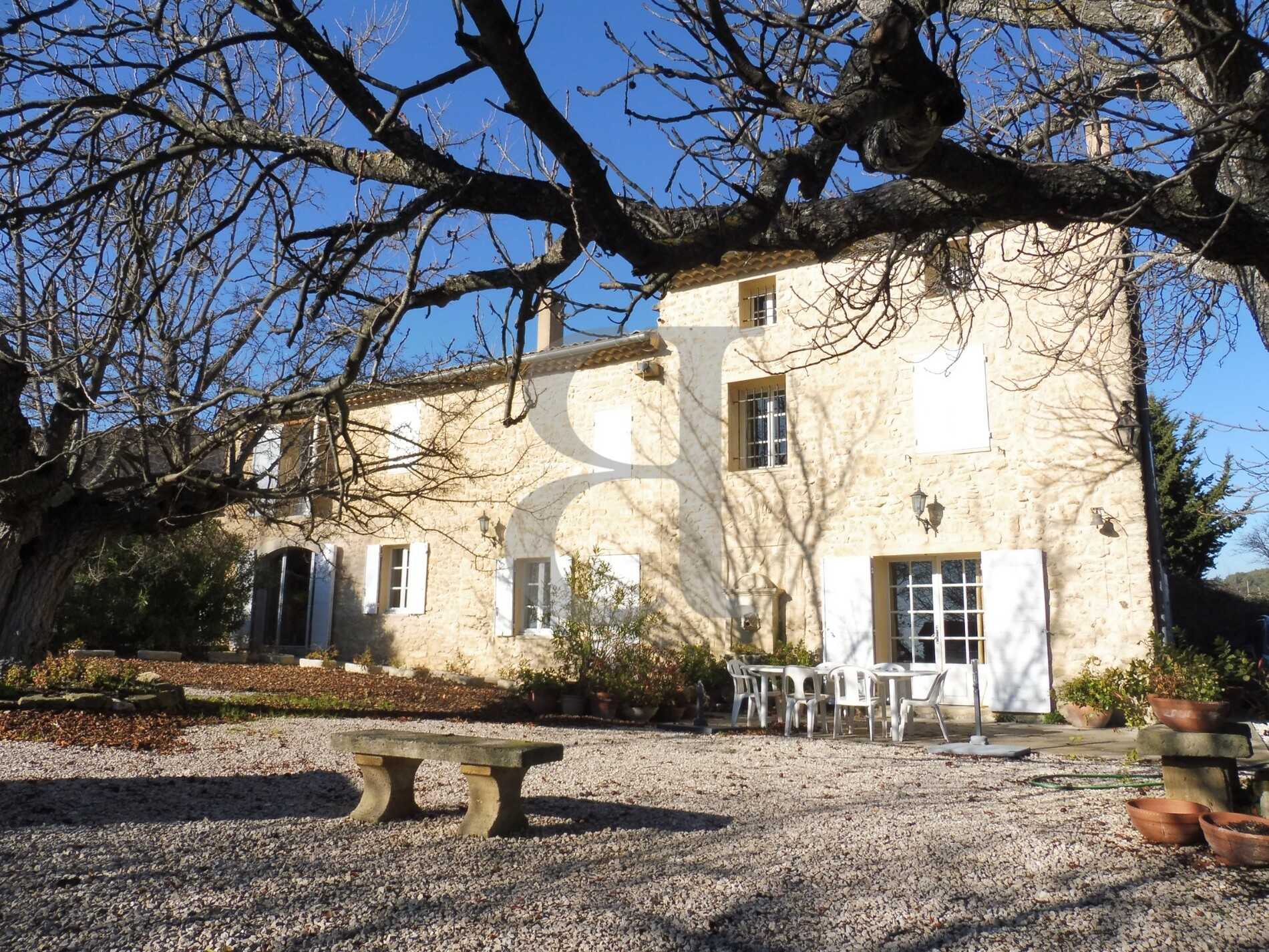Talo sisään bedoiinit, Provence-Alpes-Cote d'Azur 10206623