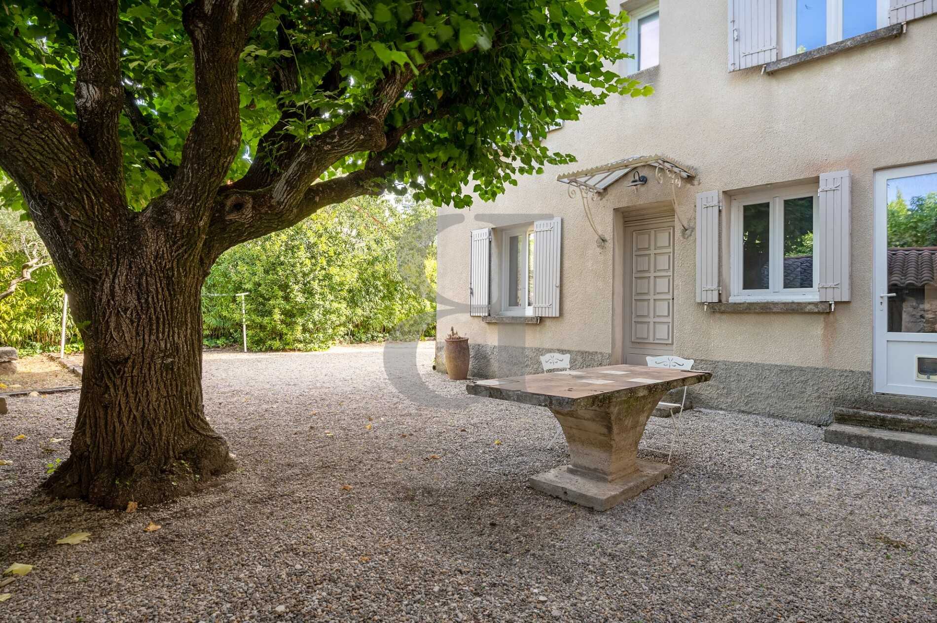 Rumah di Pernes-les-Fontaines, Provence-Alpes-Cote d'Azur 10206695