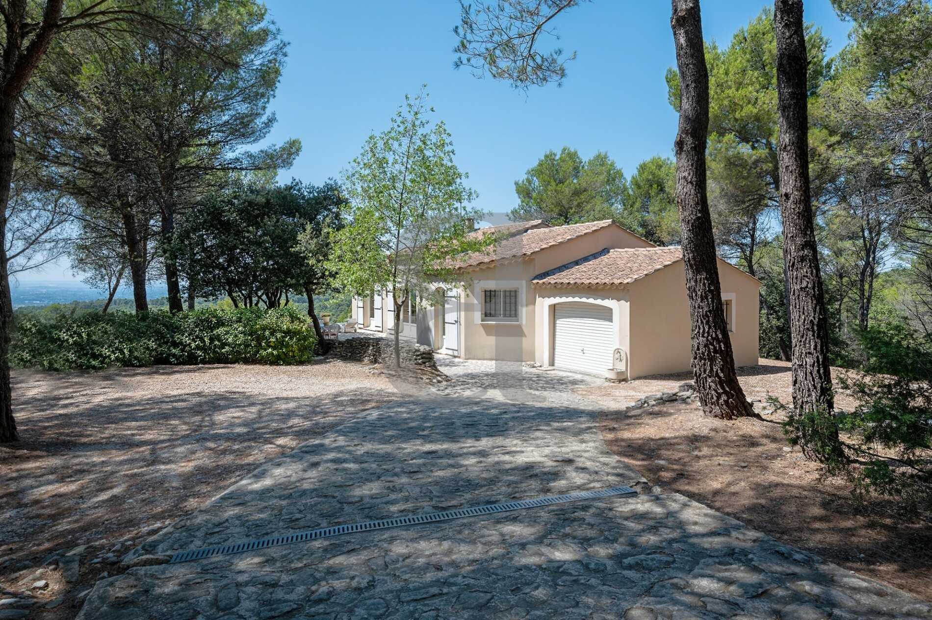 Haus im L'Isle-sur-la-Sorgue, Provence-Alpes-Côte d'Azur 10206713