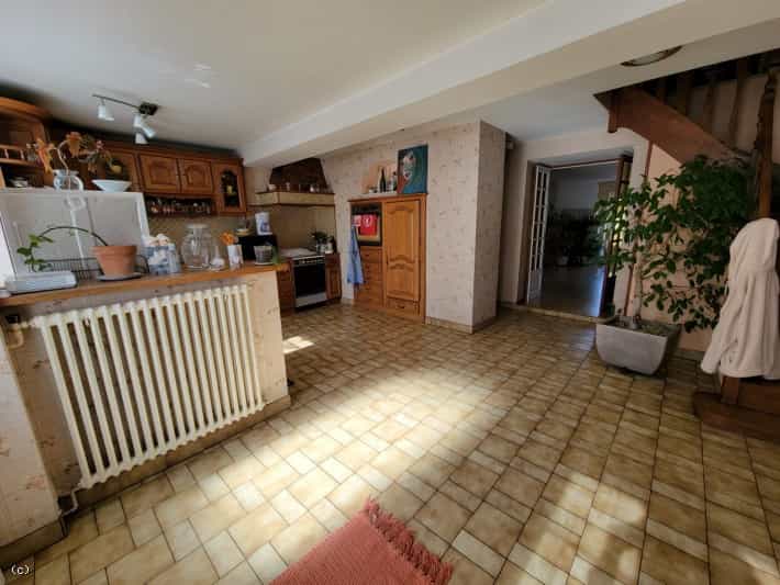 Casa nel Charroux, Nouvelle-Aquitaine 10206816