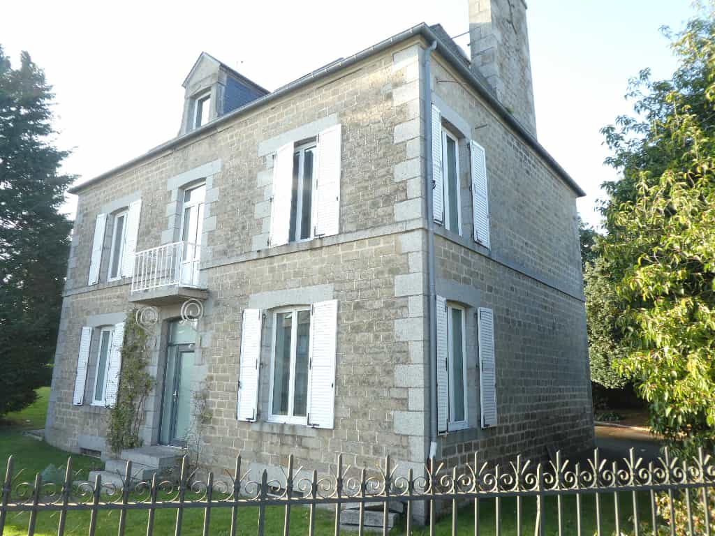 Talo sisään Sainte-Marie-du-Bois, Normandie 10206977