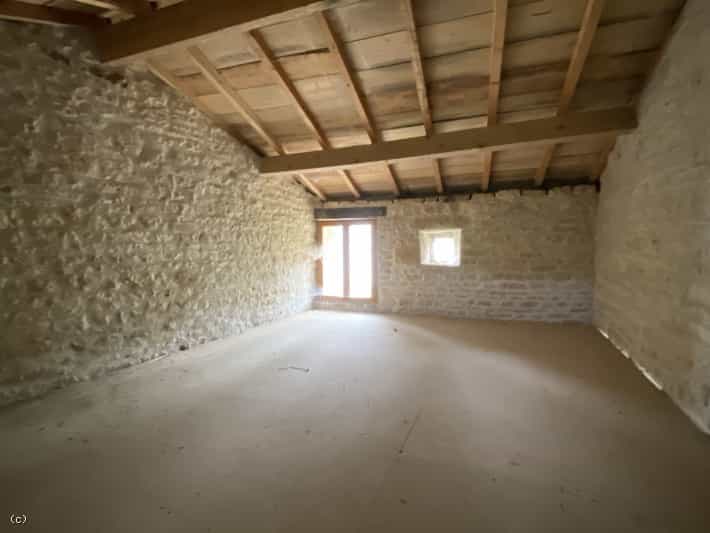 Rumah di Villefagnan, Nouvelle-Aquitaine 10207327
