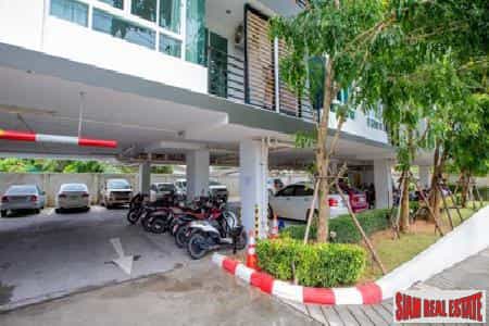 Condominium in Tambon Kathu, Chang Wat Phuket 10207898