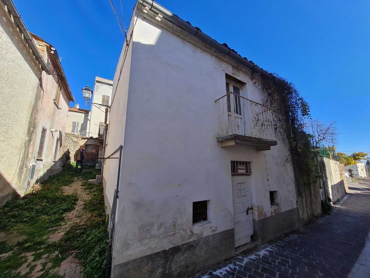House in Catignano, Abruzzo 10208011
