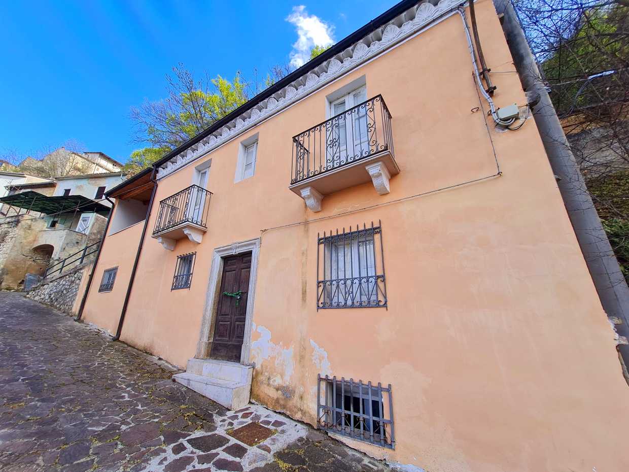 House in Raiano, Abruzzo 10208013