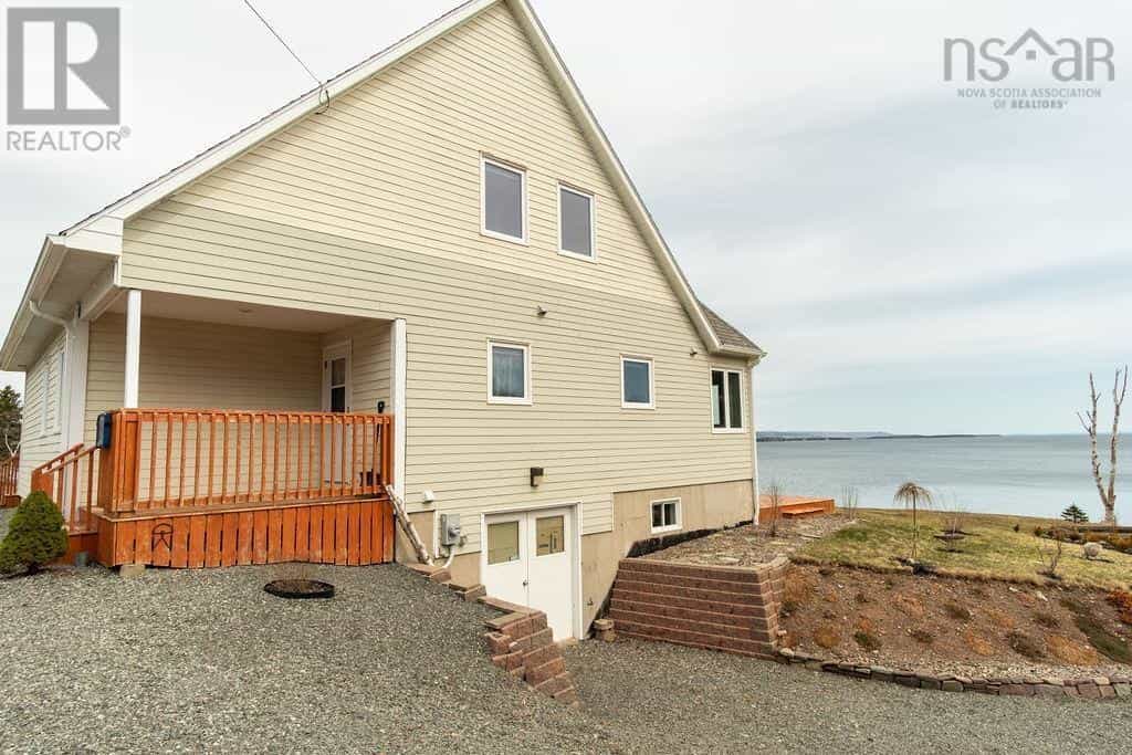 Rumah di West Bay, Nova Scotia 10208034