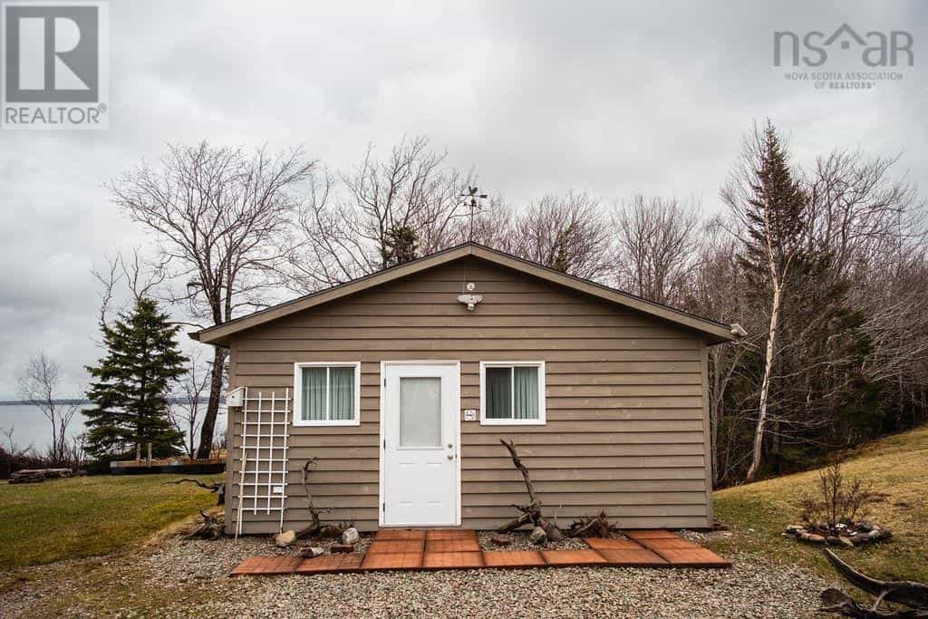 Hus i Little Narrows, Nova Scotia 10208035