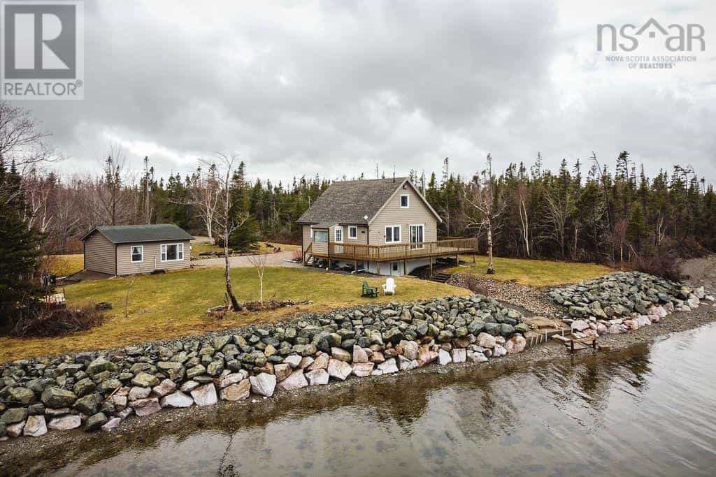 House in Inverness, Nova Scotia 10208035