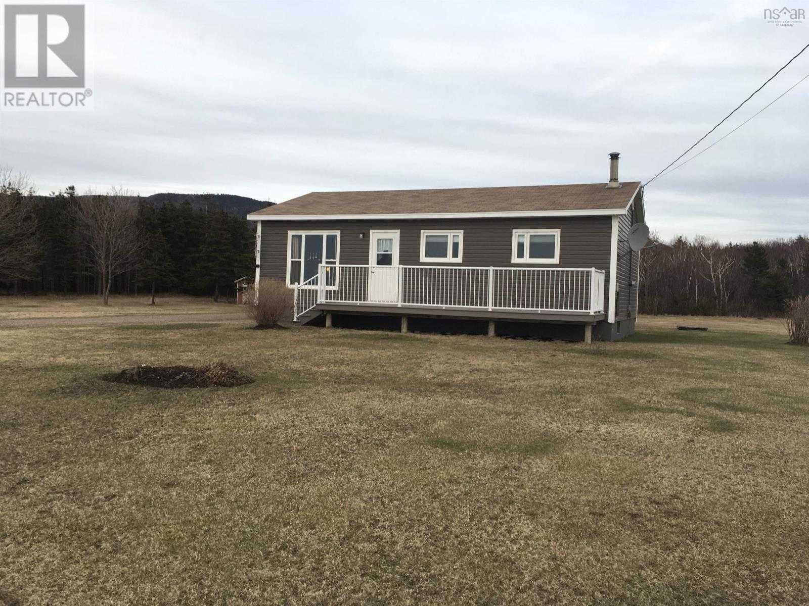 House in Inverness, Nova Scotia 10208038