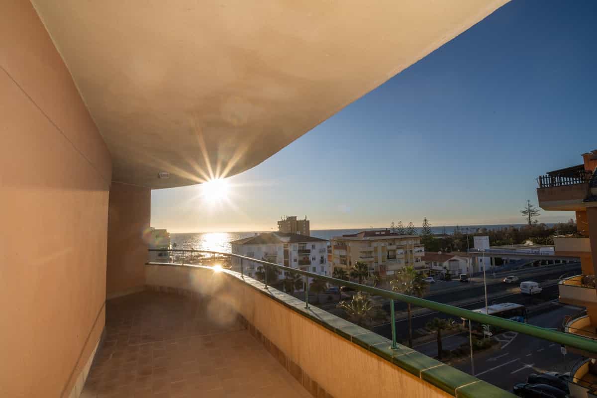 Condominium in Manilva, Andalusia 10208221