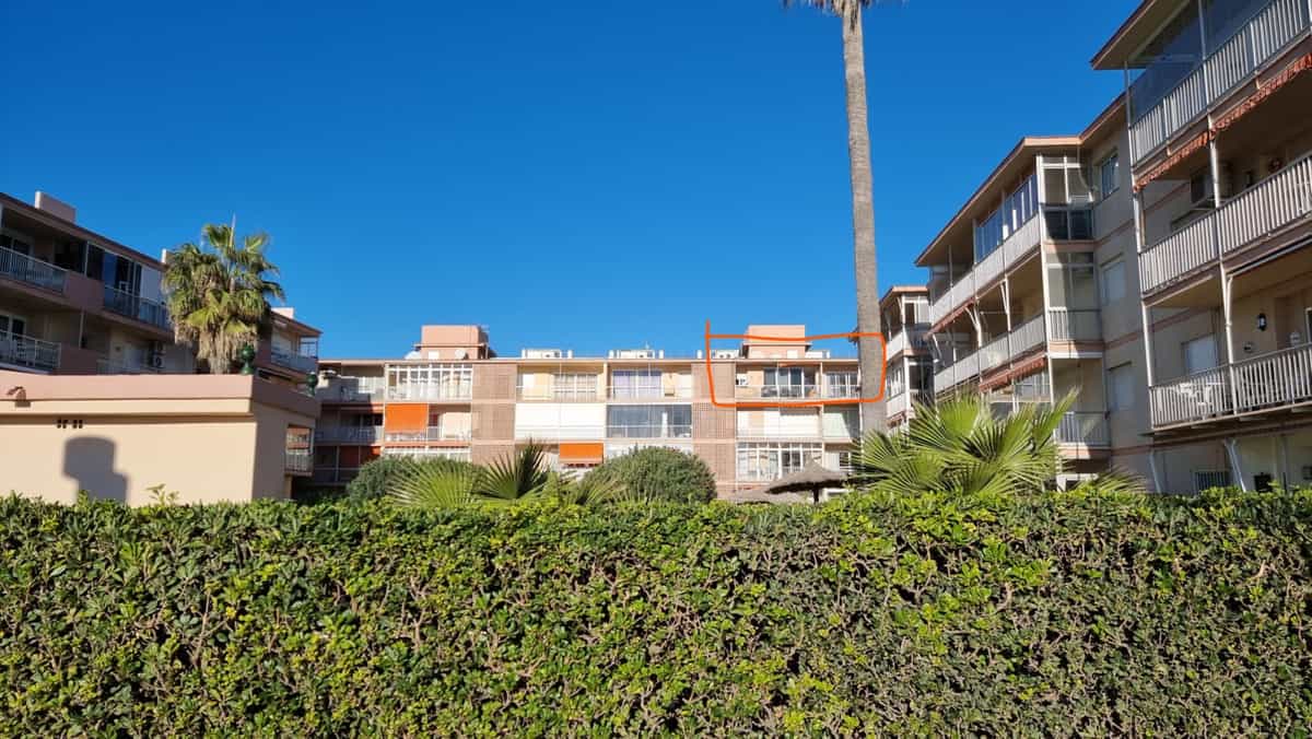 Condominium in Santa Fe de los Boliches, Andalusia 10208271